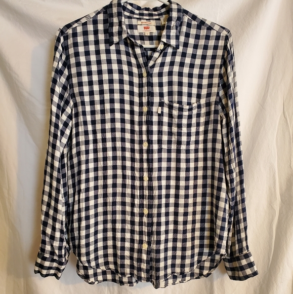 Levi's Tops - Levi's Boyfriend fit flannel size small